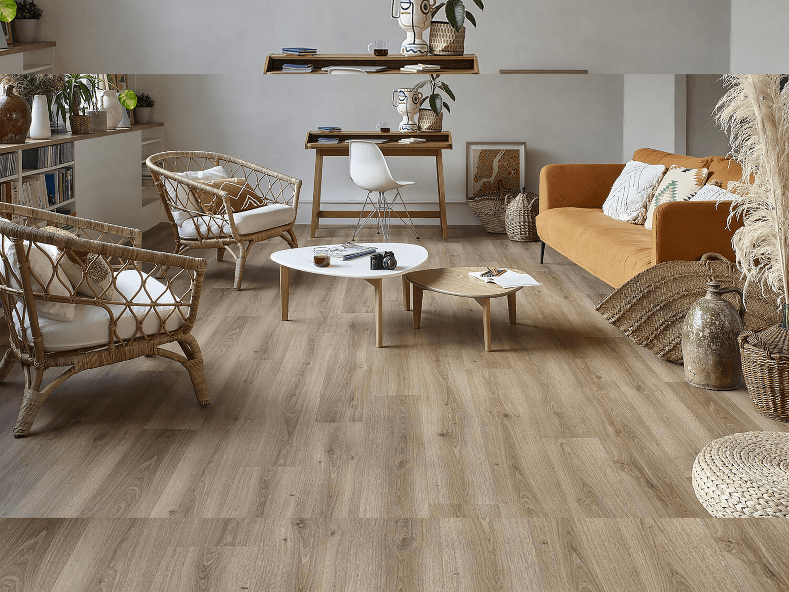 Vinyl flooring terpasang pada lantai interior